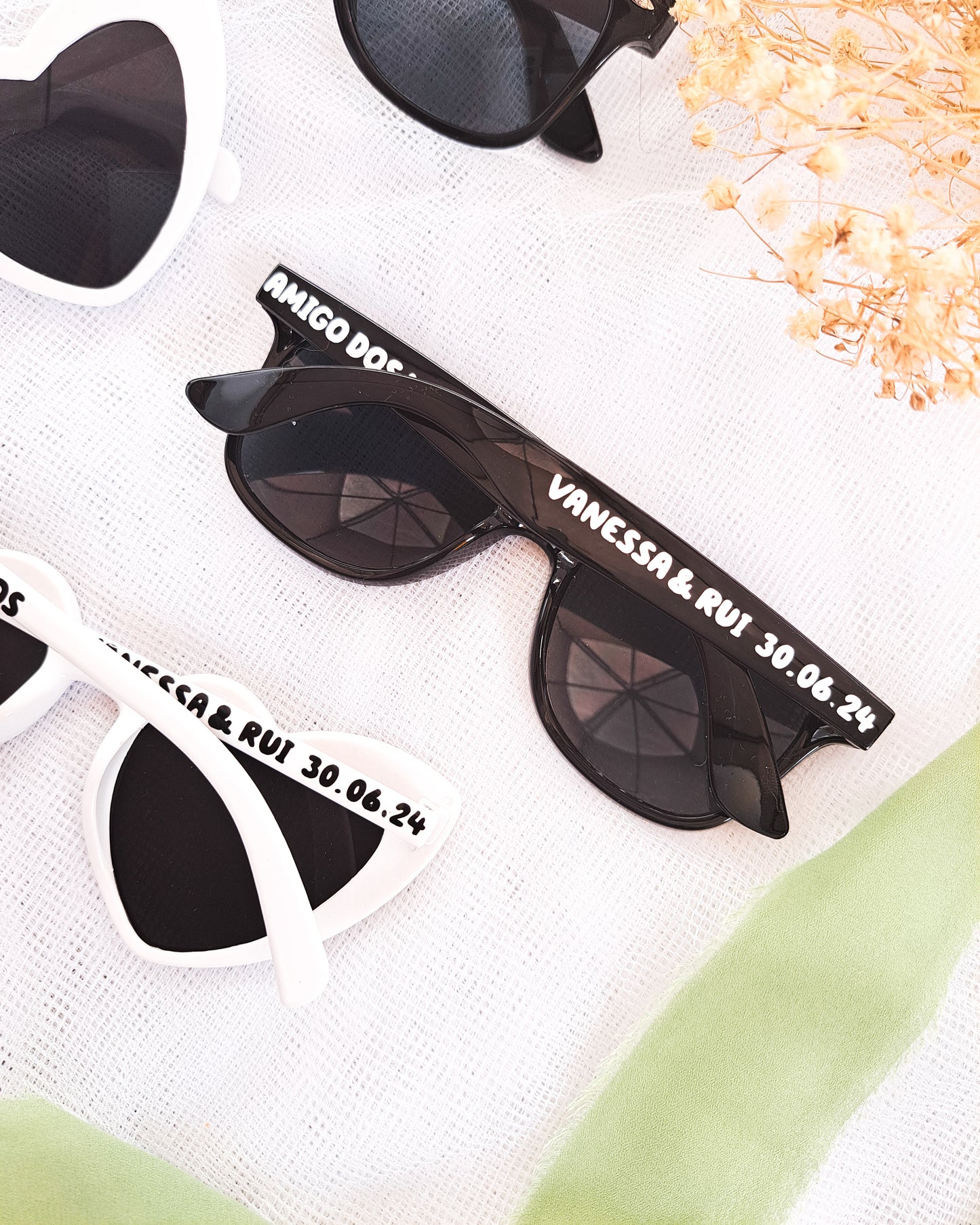 Óculos de Sol Personalizados para Casamento | Personalização na Haste