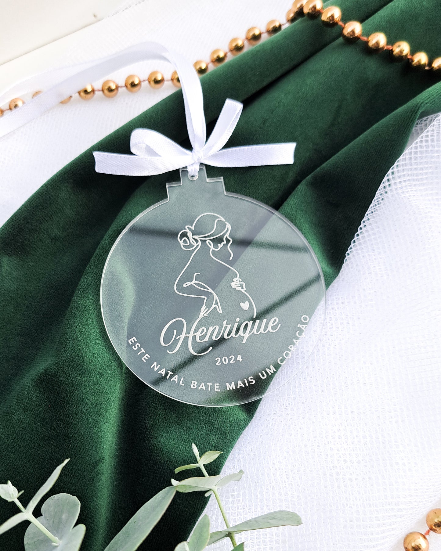 Bola de Natal Personalizado Acrílico - Este natal bate mais um coração