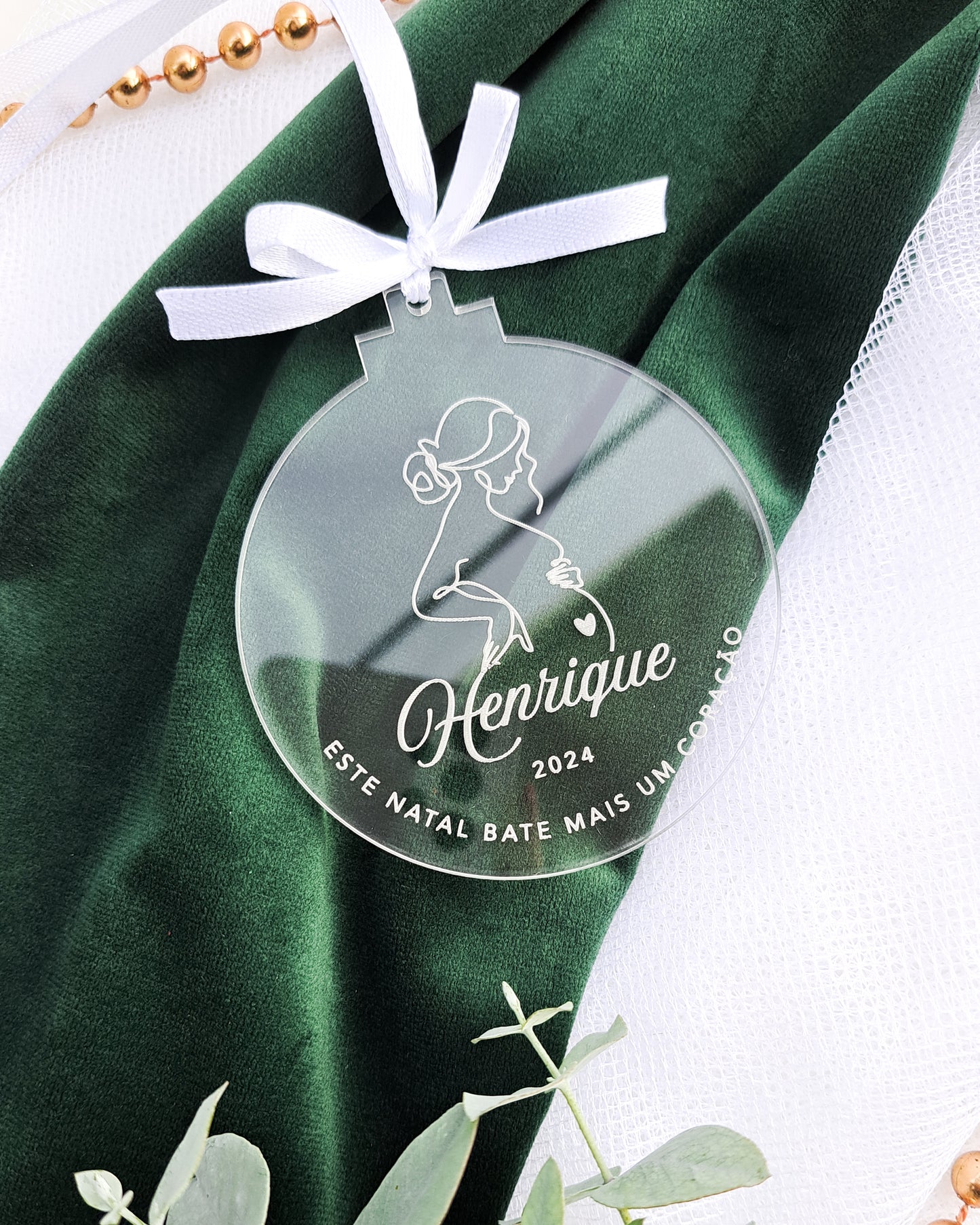 Bola de Natal Personalizado Acrílico - Este natal bate mais um coração